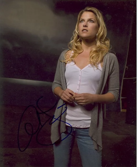 Ali Larter autograph