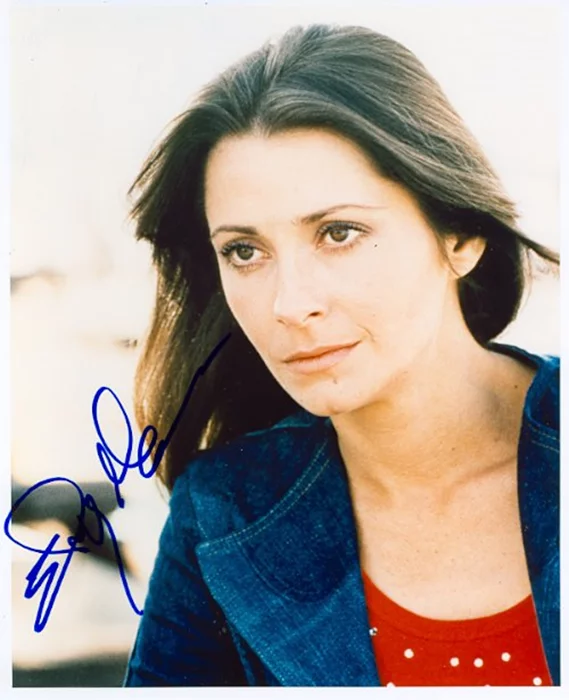 Elizabeth Ashley autograph