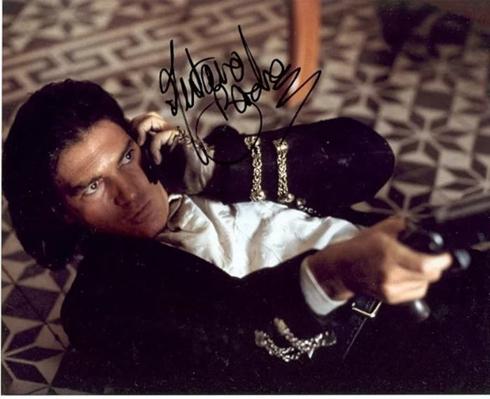 Antonio Banderas autograph