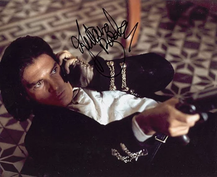 Antonio Banderas autograph