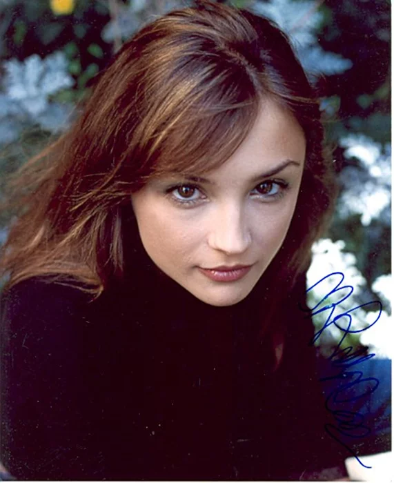 Rachael Leigh Cook autograph