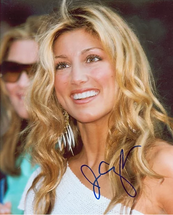 Jennifer Esposito autograph