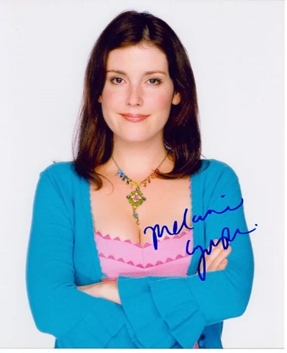 Melanie Lynskey autograph