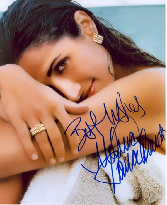 Melina Kanakaredes autograph