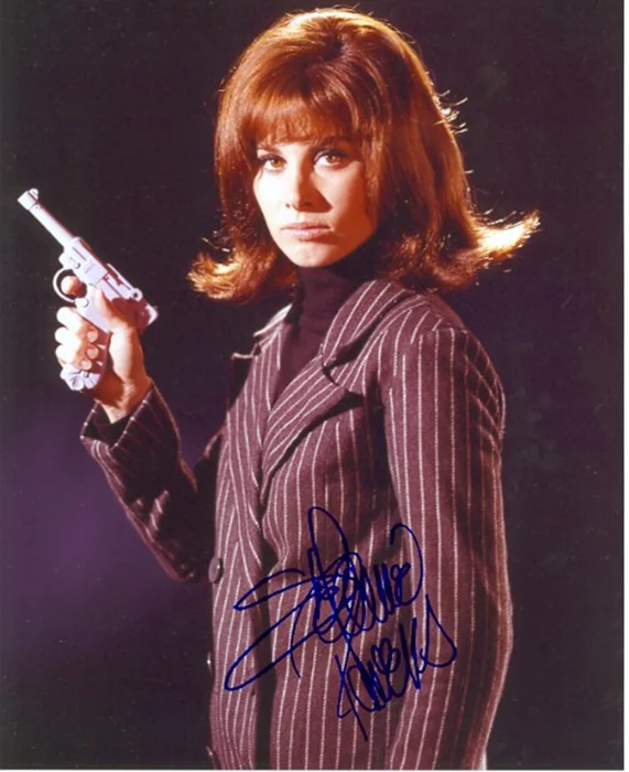Stefanie Powers autograph