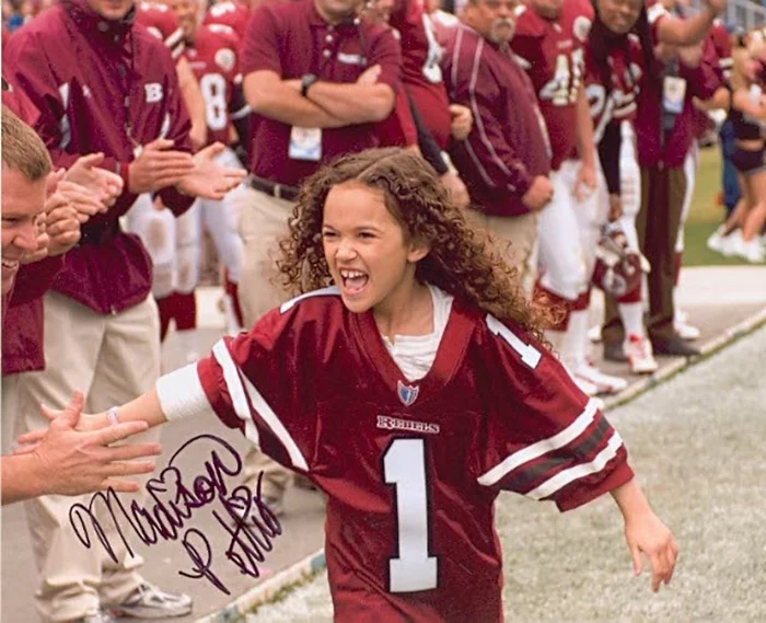 Madison Pettis autograph