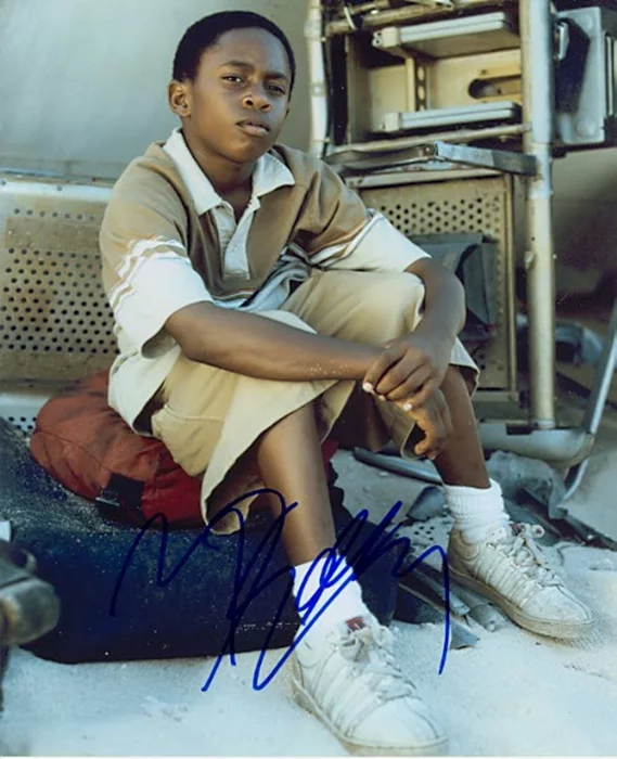 Malcolm David Kelley autograph