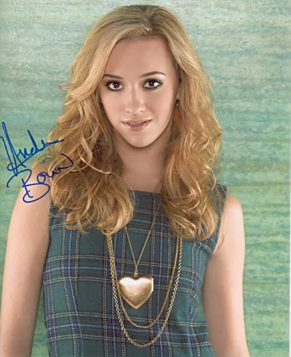 Andrea Bowen autograph