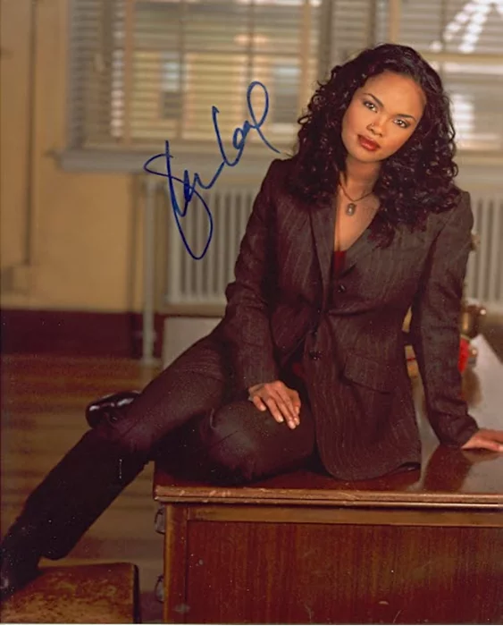 Sharon Leal autograph