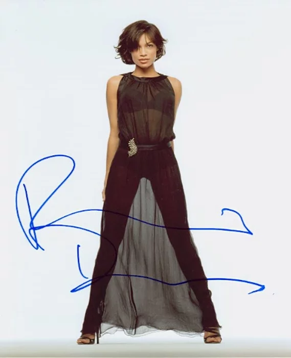 Rosario Dawson autograph