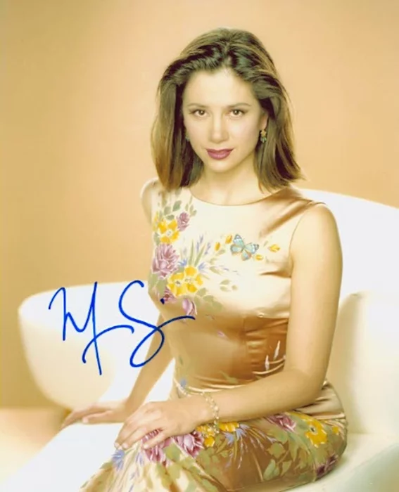 Mira Sorvino autograph