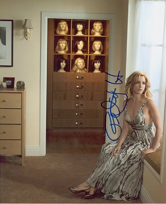 Felicity Huffman autograph
