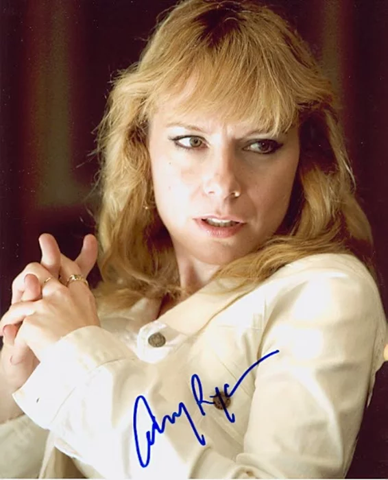 Amy Ryan autograph