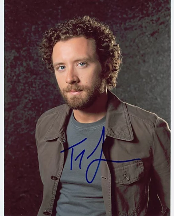 T.J. Thyne autograph