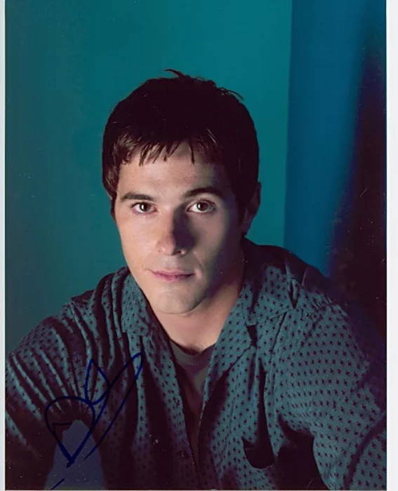 Dave Annable autograph