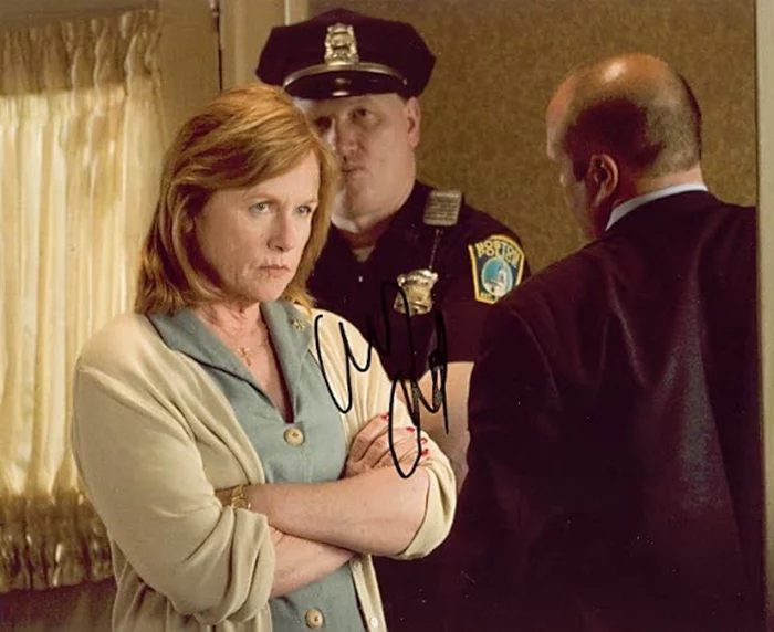 Amy Madigan autograph
