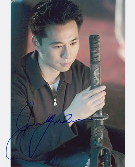 James Kyson Lee autograph