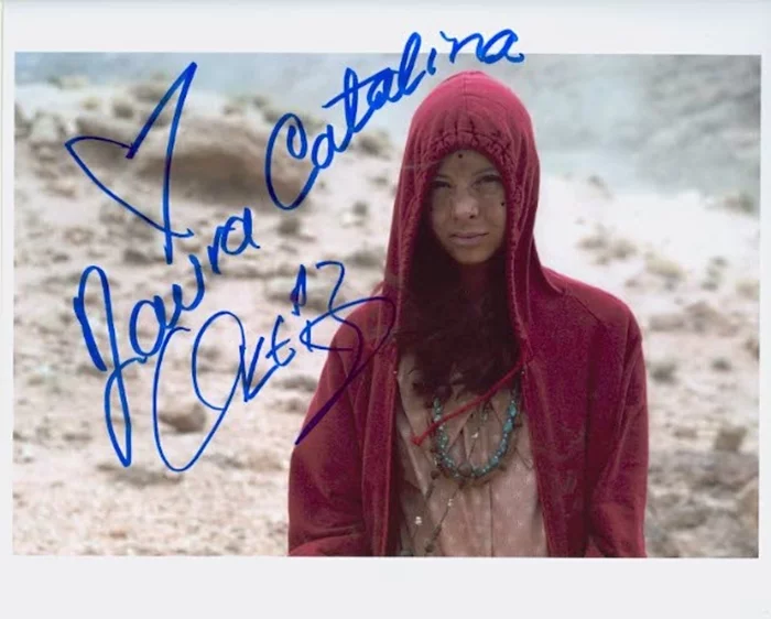 Laura Ortiz autograph