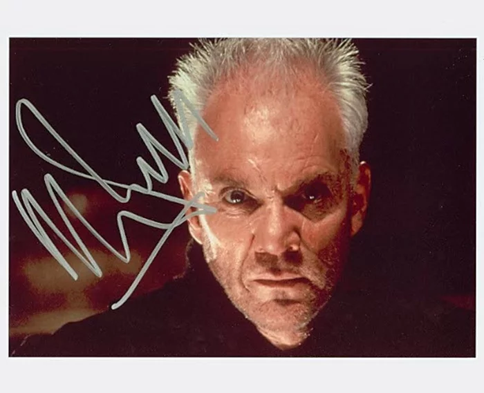 Malcolm McDowell autograph