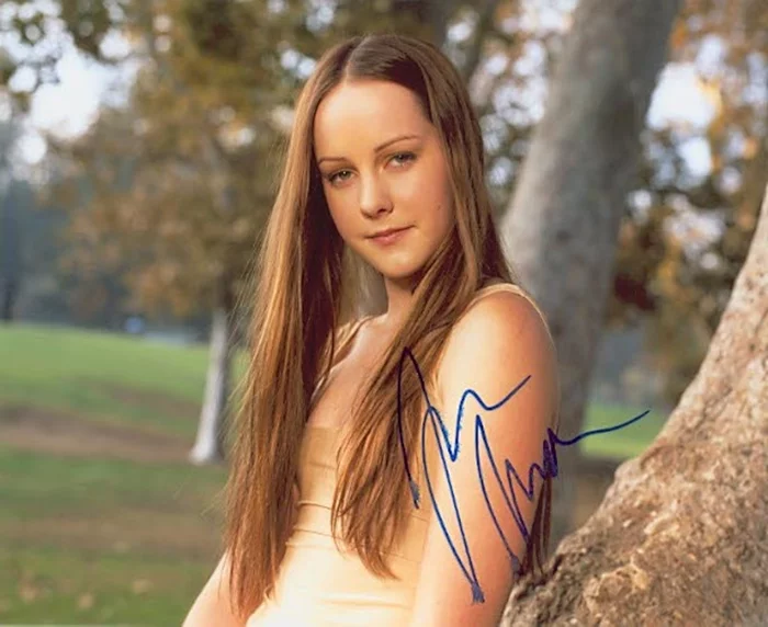 Jena Malone autograph