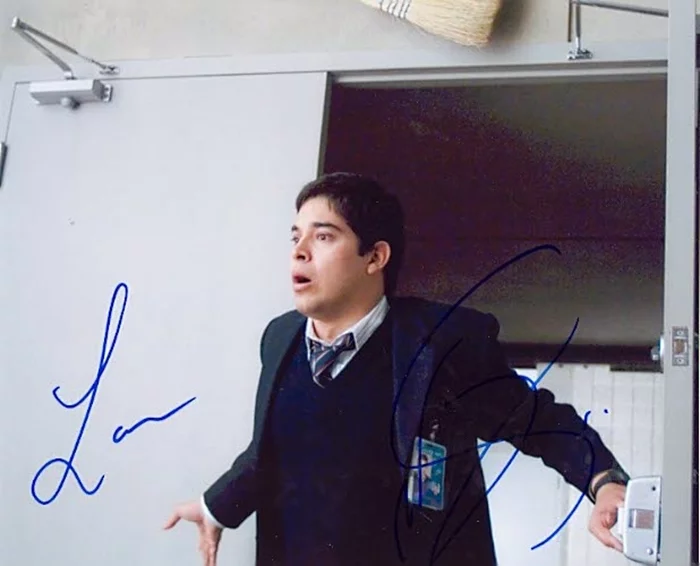 Wilmer Valderrama autograph
