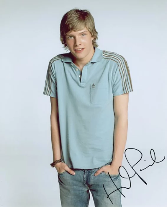 Hunter Parrish autograph
