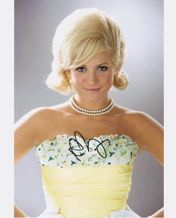 Brittany Snow autograph