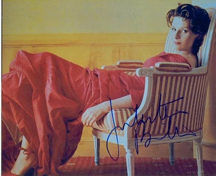 Juliette Binoche autograph