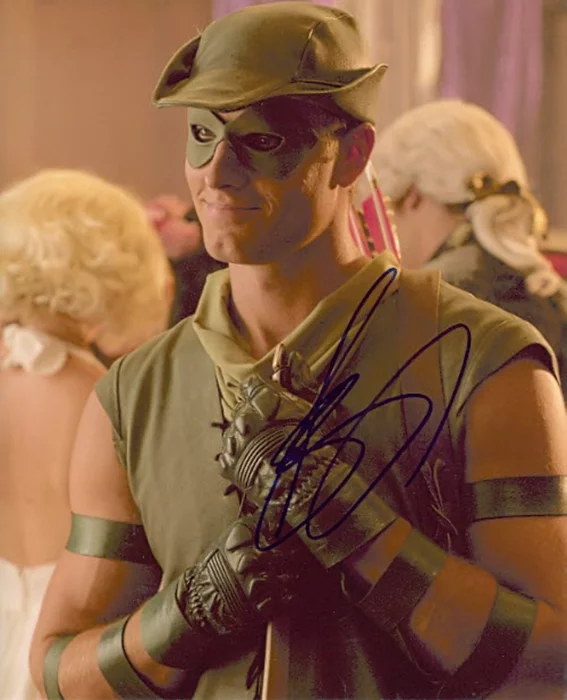 Justin Hartley autograph