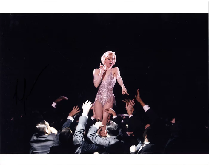 Renee Zellweger autograph