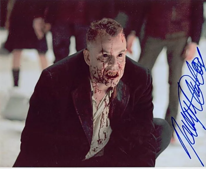 Danny Huston autograph
