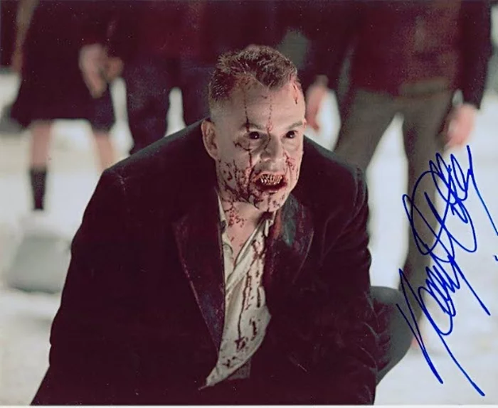 Danny Huston autograph
