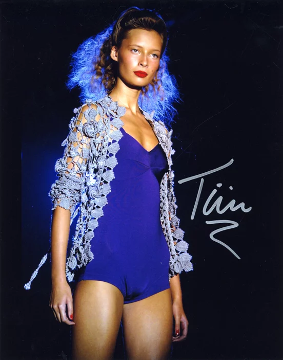 Tiiu Kuik autograph