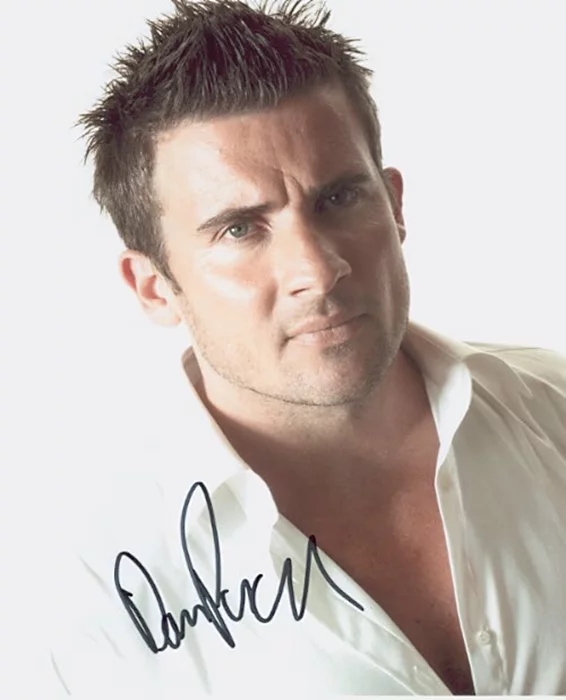 Dominic Purcell autograph