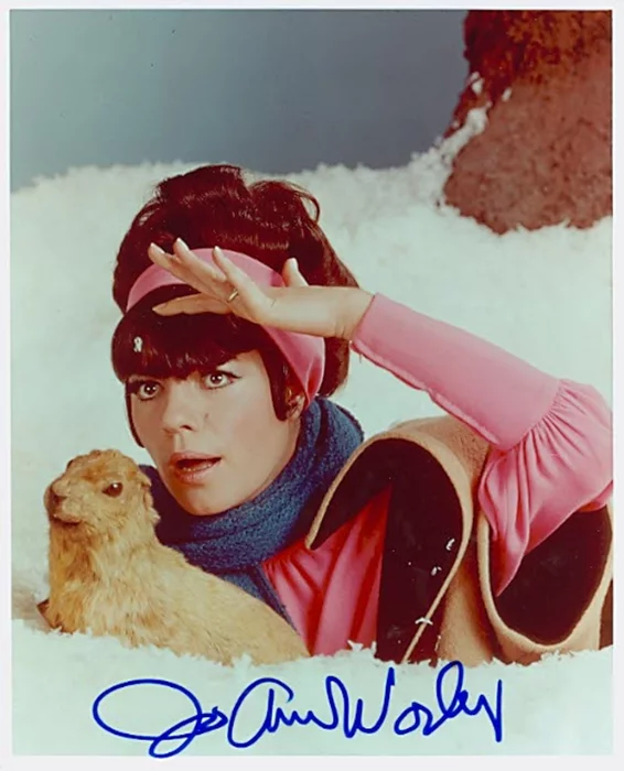 Jo Anne Worley autograph
