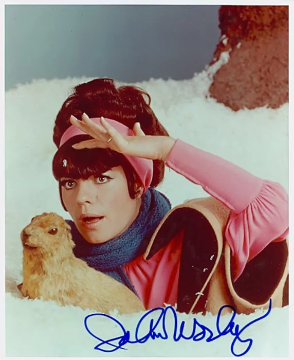 Jo Anne Worley autograph