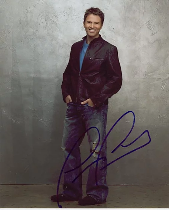 Tim Daly autograph