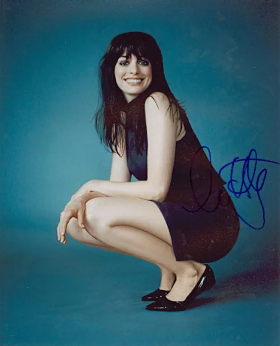Anne Hathaway autograph