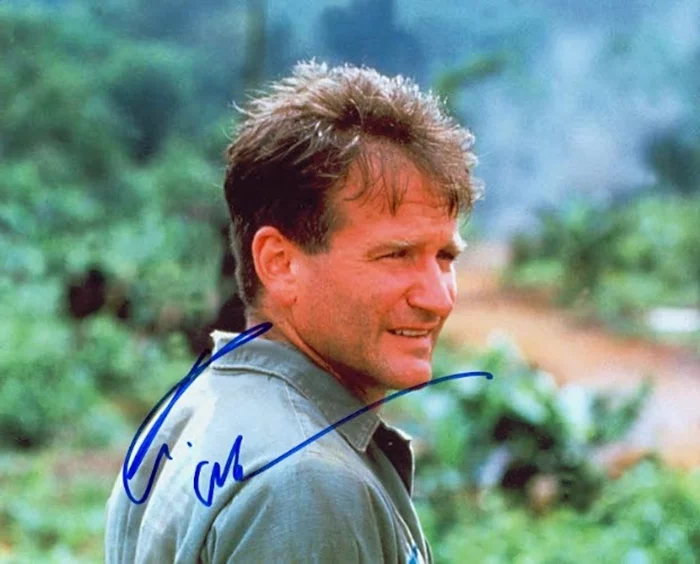 Robin Williams autograph