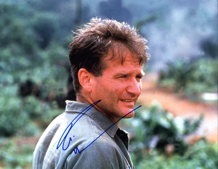 Robin Williams autograph