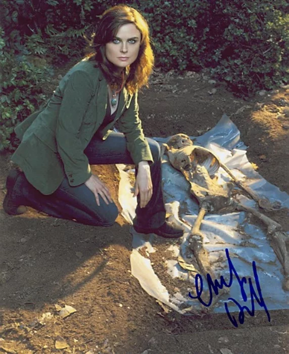 Emily Deschanel autograph