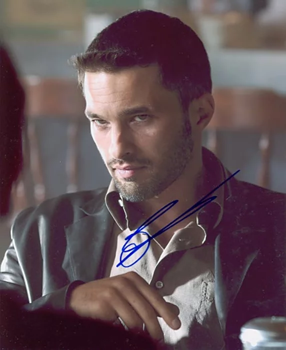 Olivier Martinez autograph