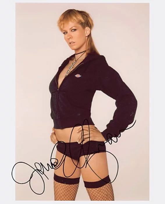 Jenna Elfman autograph