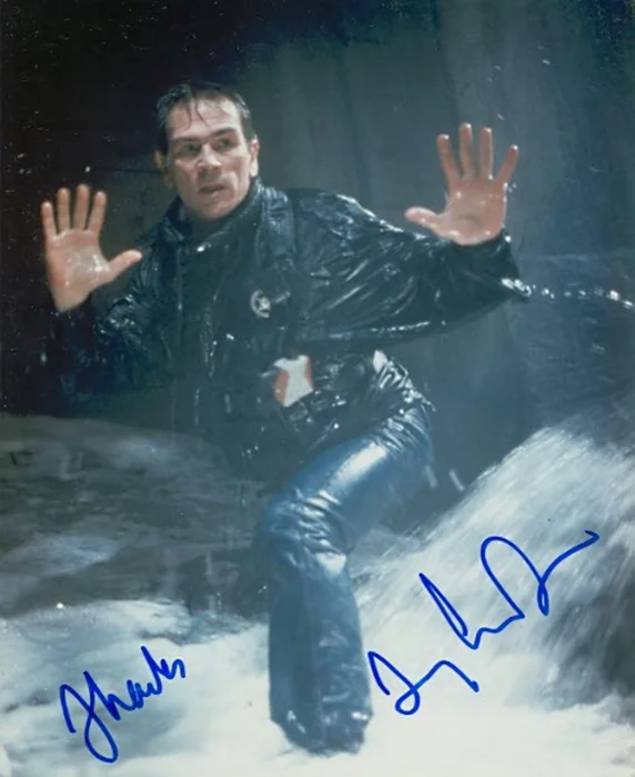Tommy Lee Jones autograph