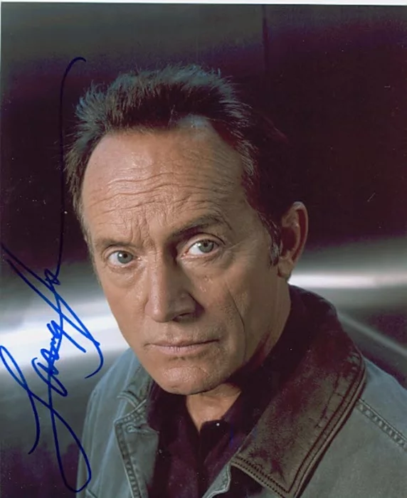 Lance Henriksen autograph
