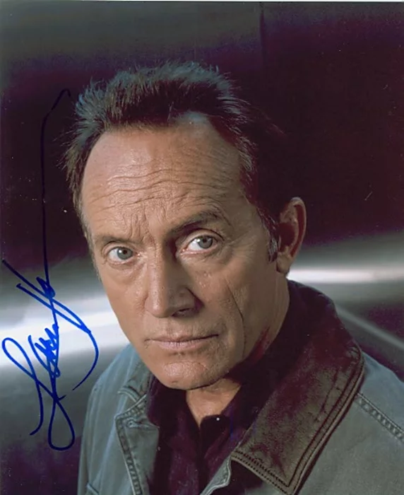 Lance Henriksen autograph