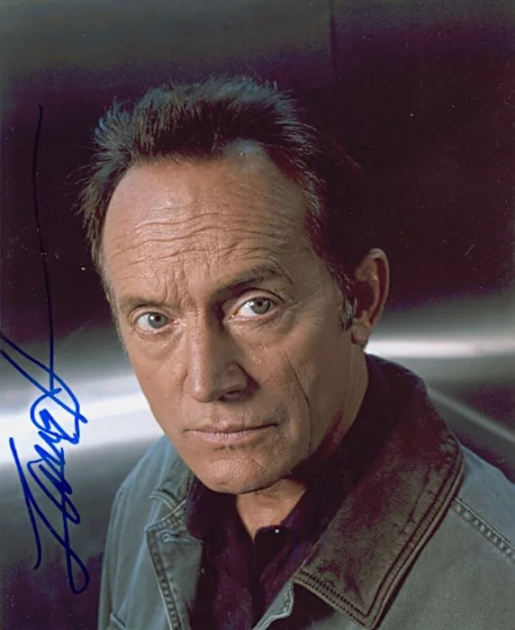 Lance Henriksen autograph