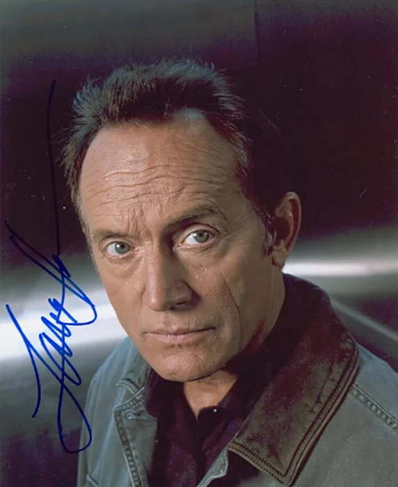 Lance Henriksen autograph