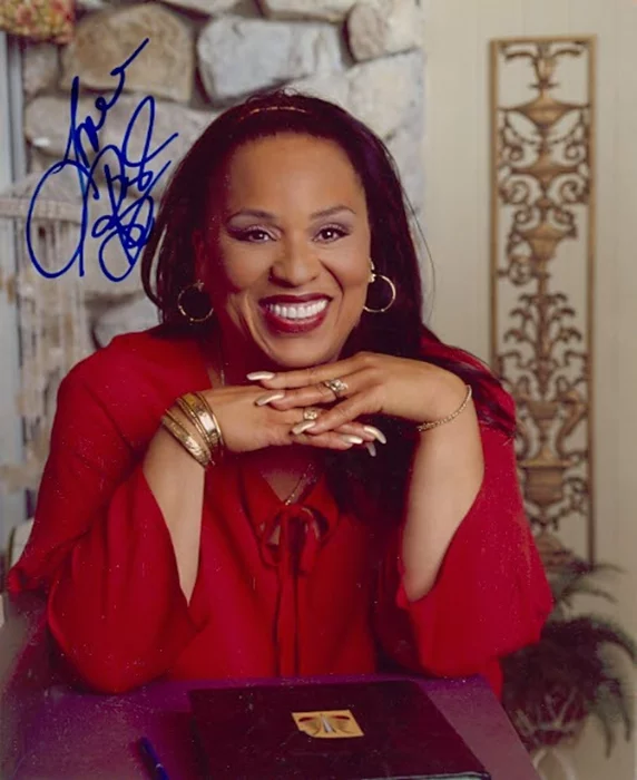 Roz Ryan autograph