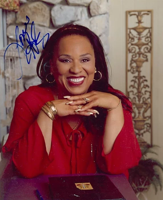 Roz Ryan autograph